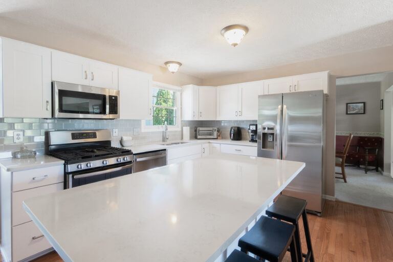 Clar-Kitchen-JSB1-768x512