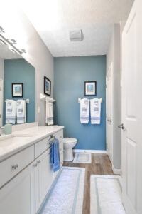 After picture of a remodeled bathroom