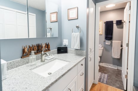 Reeder-Bathroom-JSBJune18-scaled